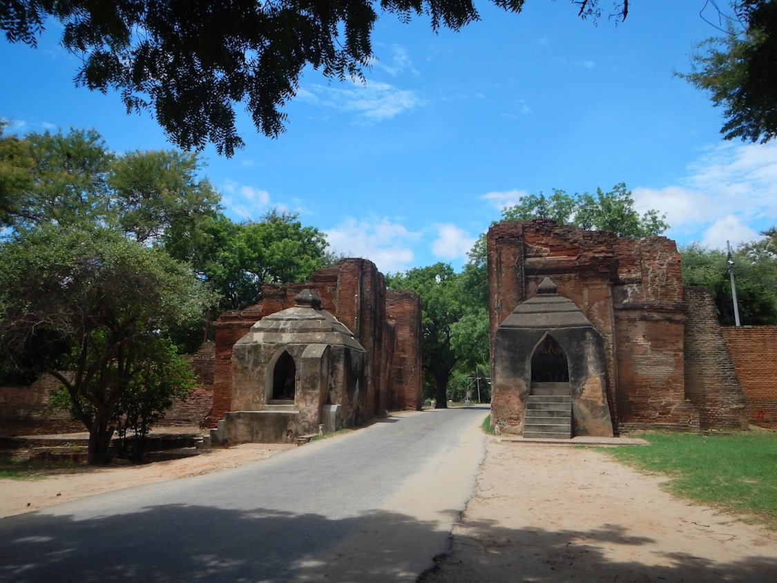 04 Bagan 120 Puerta de Tharabar 1