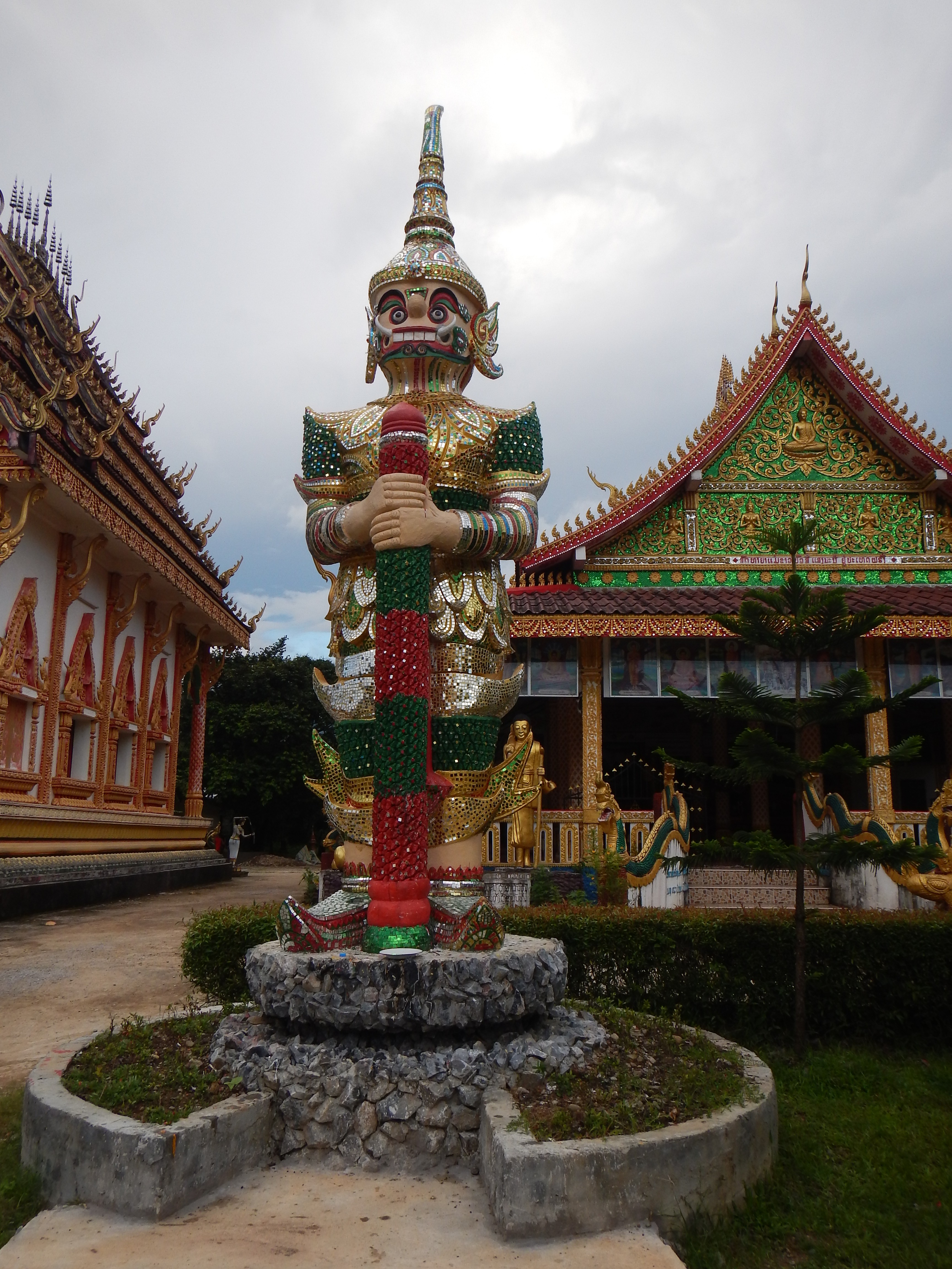 Guardián en Wat Si Suman